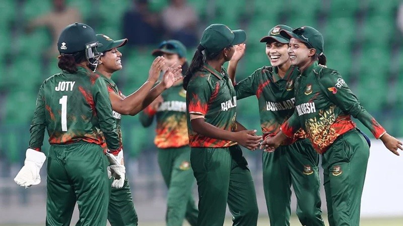 থাইল্যান্ডকে উড়িয়ে দিয়ে টি-টোয়েন্টি বিশ্বকাপে এক পা বাংলাদেশের